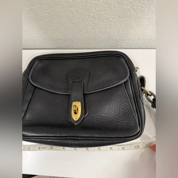 Vintage Dooney and Burke leather crossbody - Picture 8 of 9